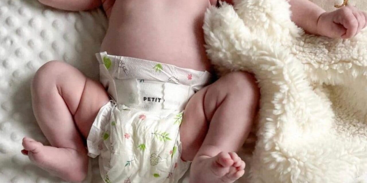 Pourquoi adopter des lingettes lavables pour le change de bébé ?